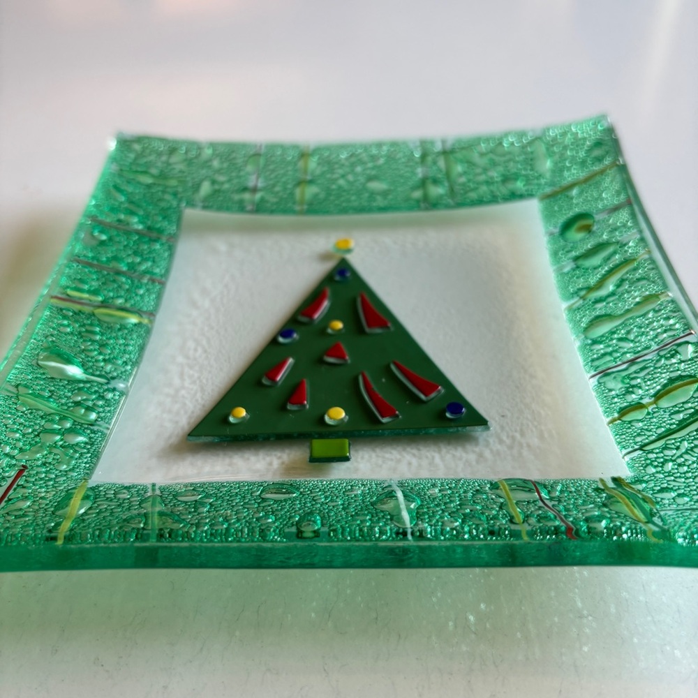 Gorham Christmas Splendor Set of 2 Square Crystal Plates, 6” - Picture 7 of 11